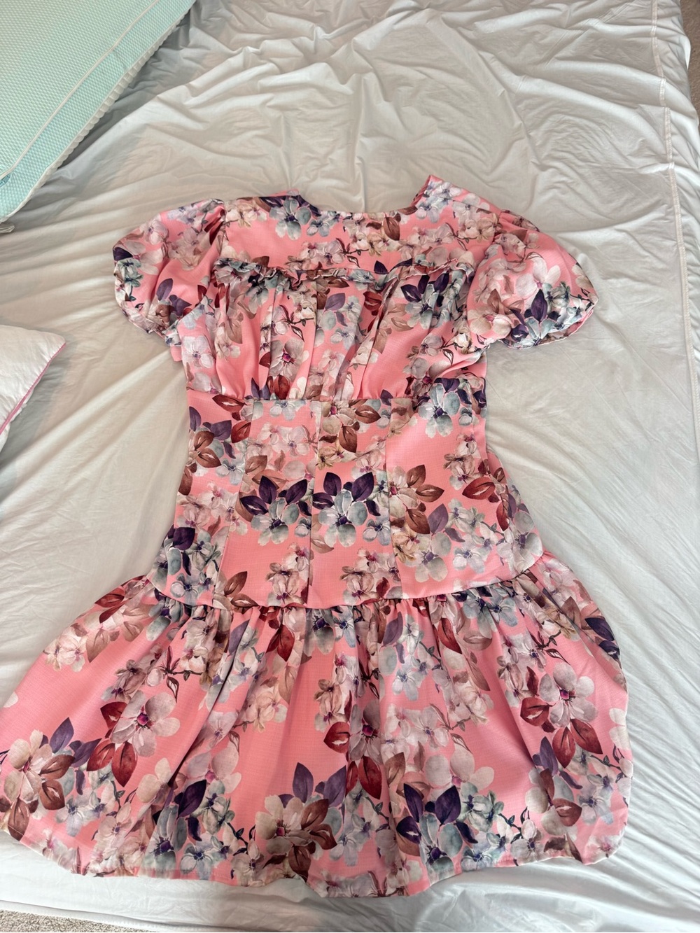 These three boutique Pink Floral Puff-Sleeve Dress